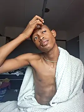 youngAndReckles online show from April 12, 7:54 am