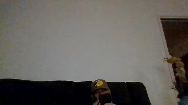 tallhungcloudzz online show from April 15, 4:34 am