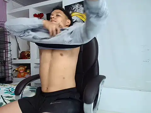 oliver evans  online show from April 16, 1:49 am