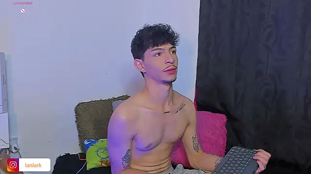  IanLark online show from July 18, 4:41 am