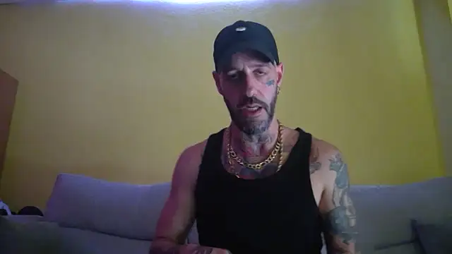 Snapshot of DuroHustler chatting on May 23, 3:39 pm DuroHustler online show from May 23, 3:39 pm
