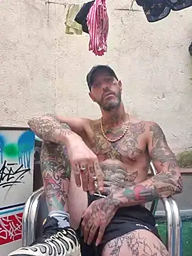 Snapshot of DuroHustler chatting on July 14, 7:34 am DuroHustler online show from July 14, 7:34 am