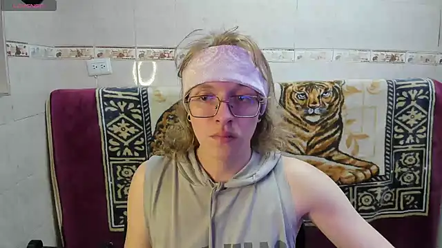 Jinnbooky online show from June 21, 5:46 am