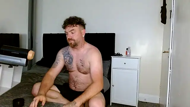 Naughtybihubbyxx online show from May 5, 4:07 pm