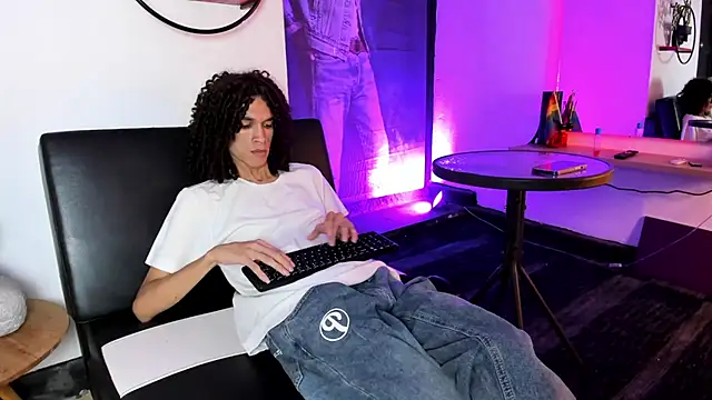 anddy hugecock online show from July 14, 9:10 pm