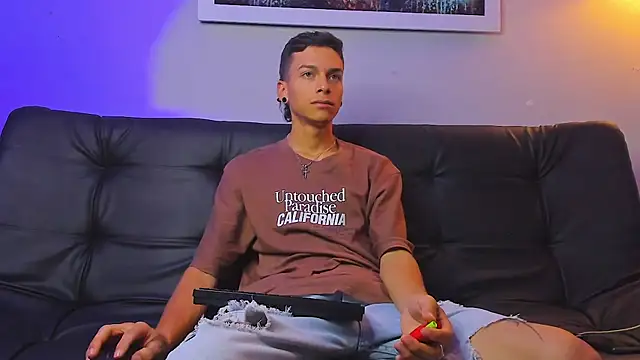 Noahh Sky online show from April 28, 4:39 am