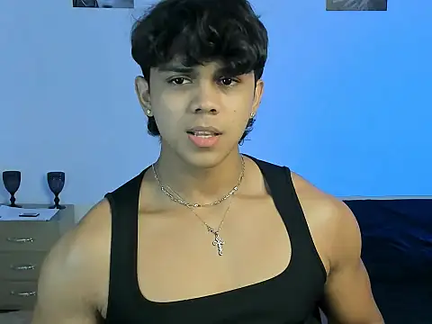 noahprada online show from June 10, 4:36 am