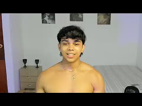 noahprada online show from May 14, 6:33 am