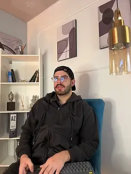 DomBoy  online show from June 30, 7:59 pm