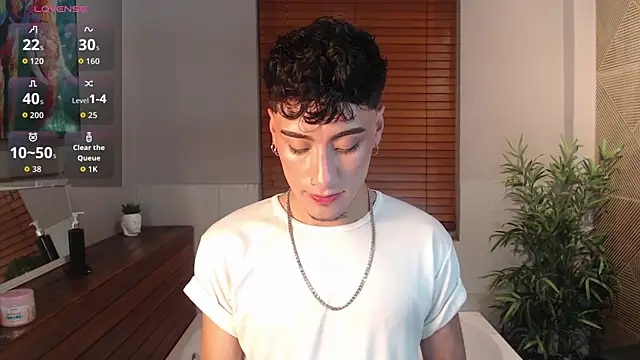 Spencerwhite  online show from May 28, 8:18 pm