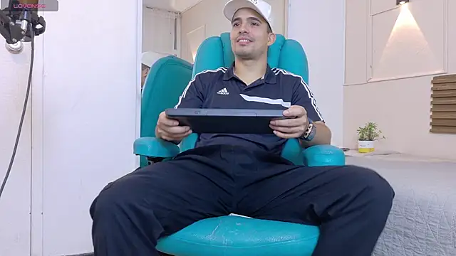 tanner-hard  online show from July 9, 7:28 pm
