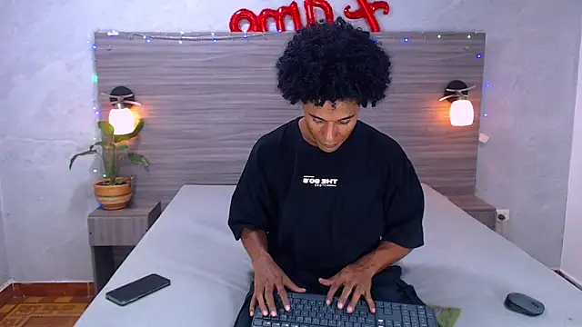 Dilan Hall online show from June 1, 7:03 pm