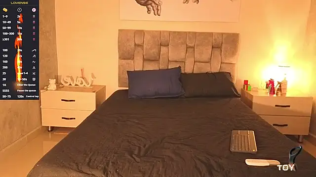 isaacblaze  online show from July 16, 3:57 am