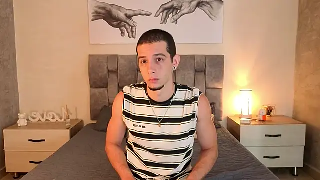 isaacblaze  online show from May 28, 4:10 am