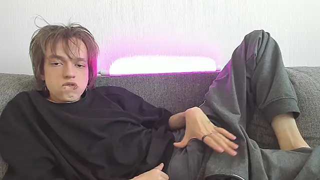Nolan Sagee online show from May 21, 11:26 am
