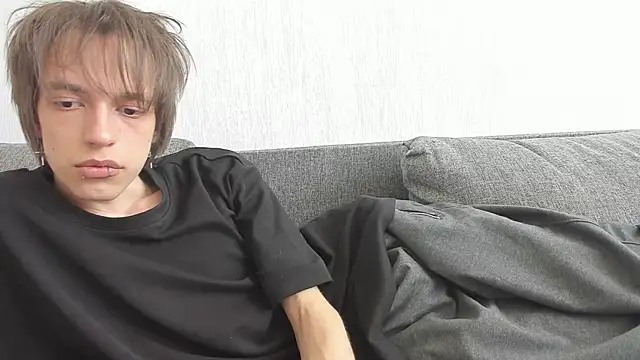 Nolan Sagee online show from May 18, 9:04 am