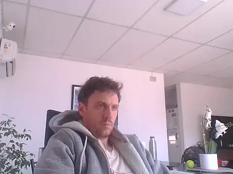 sebasevi online show from May 26, 1:40 pm
