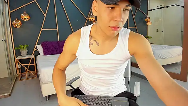 Apolo Jackson online show from May 23, 1:27 pm