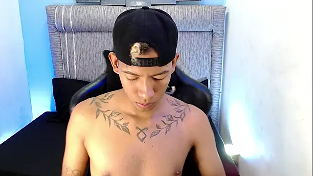 Taylerr 18 online show from May 28, 3:26 am