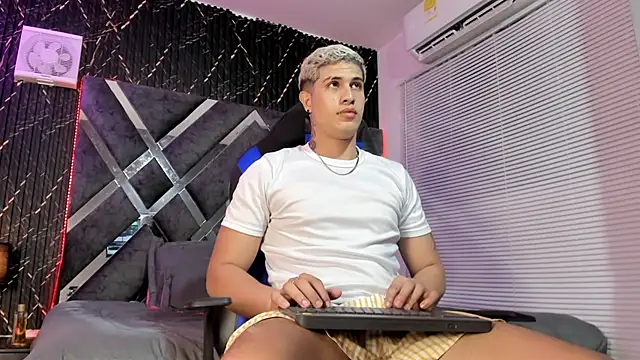 dominic connor online show from June 1, 3:18 am