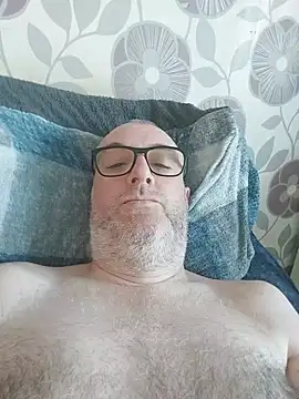 bigdickpeter78 online show from June 2, 6:31 pm