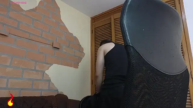 Brandon 01 online show from May 29, 7:24 pm