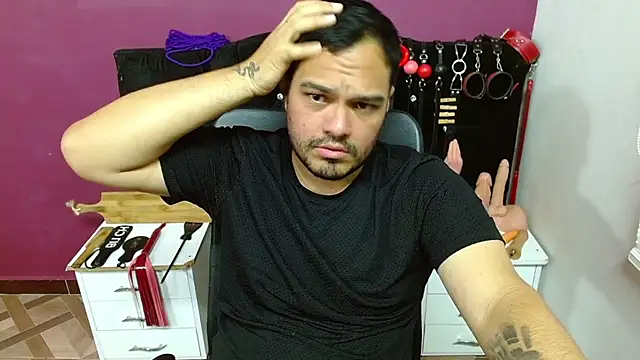 -AlejandroT- online show from June 1, 10:54 pm