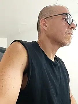 Gaceru01006 online show from May 22, 3:17 pm