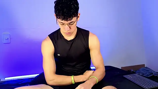Luke Muscle online show from May 30, 1:00 pm