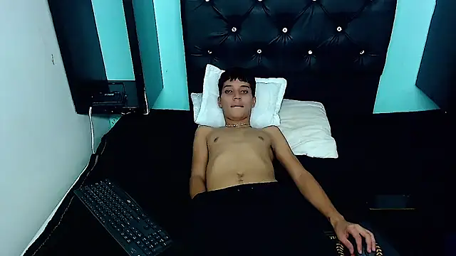 jl brayan12 online show from May 28, 8:07 pm