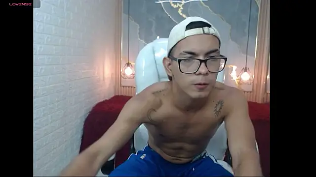 maximiliano hotdevil online show from May 28, 8:07 pm