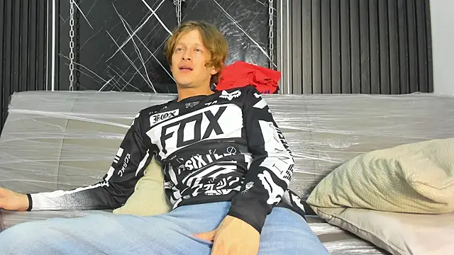 AnthonyStone  online show from May 29, 4:00 am
