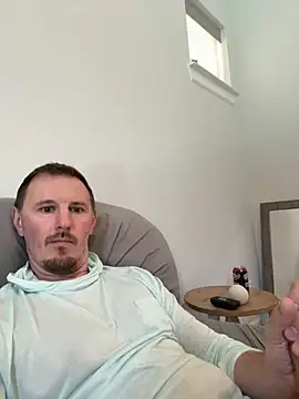 Hardpaul85 online show from June 1, 6:08 pm