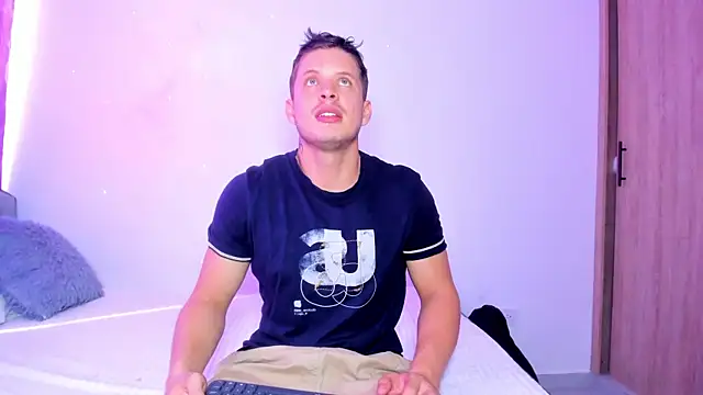 johnycooper08 online show from July 8, 1:48 pm
