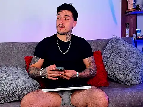 Austin Rayne online show from August 1, 3:38 am