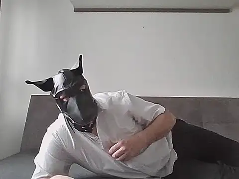 shadowgentlemann online show from June 18, 1:27 pm