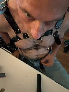 DadFurTitPig online show from July 4, 7:55 am
