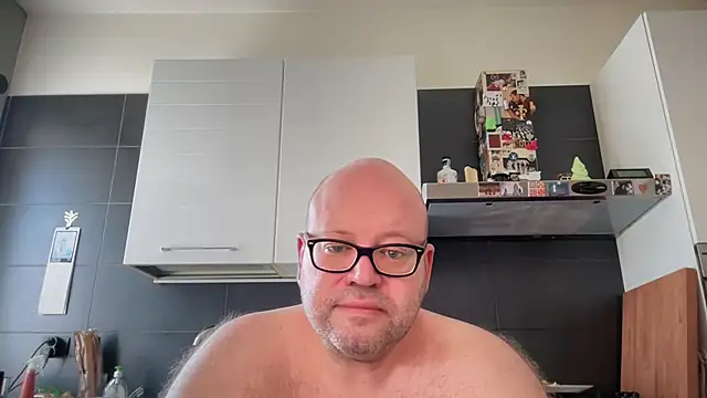 theitalianbear online show from July 22, 8:17 am