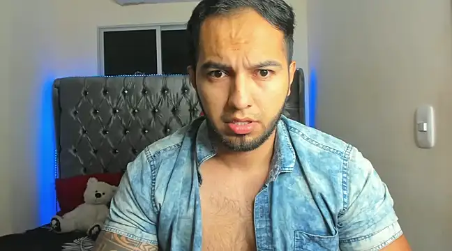 mrloganfuck1 online show from March 18, 8:17 am