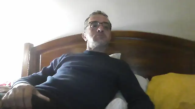 CarlosRocha73 online show from April 8, 10:40 pm