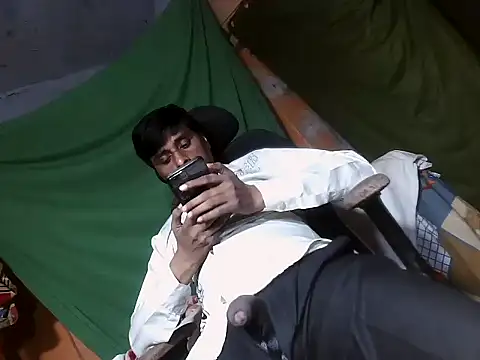 desiboy1101 online show from November 12, 2:23 pm