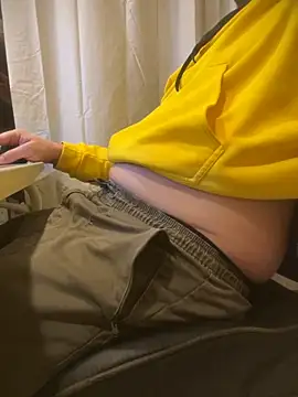 Snapshot of mikebonge chatting on October 31, 9:34 am mikebonge online show from October 31, 9:34 am