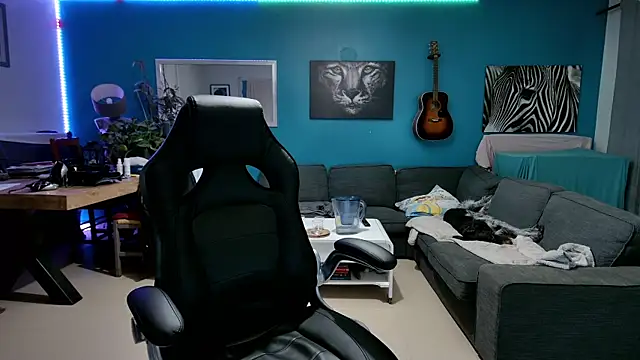 tom sauwer online show from February 3, 11:15 pm