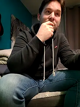 tom sauwer online show from March 3, 12:18 am