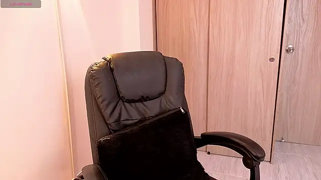 CRAZYBOYLOVE online show from February 15, 2:03 pm