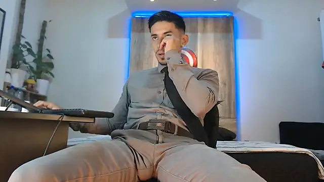 Andrew 4  online show from February 24, 4:35 am