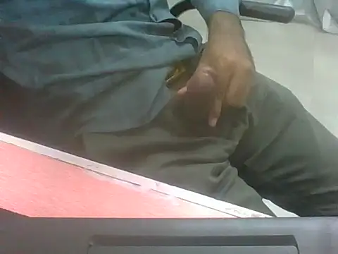 lltstr52 online show from March 31, 6:37 am