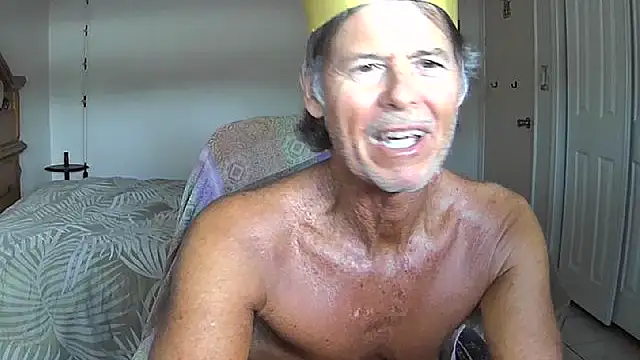 nakeedcowboi65 online show from April 15, 9:37 pm