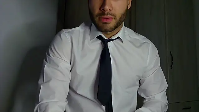 Justynn1 online show from April 15, 11:37 pm