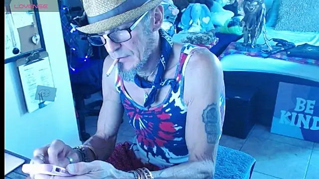 Snapshot of mycock2474u chatting on March 16, 12:56 am mycock2474u online show from March 16, 12:56 am